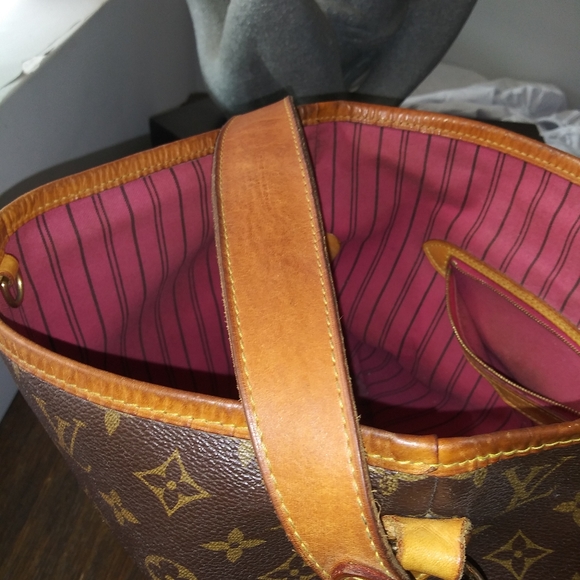 Louis Vuitton bag - Picture 3 of 11